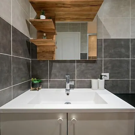 Magnifique 3 Pieces De 80m2 Dans Le Carre D'or *