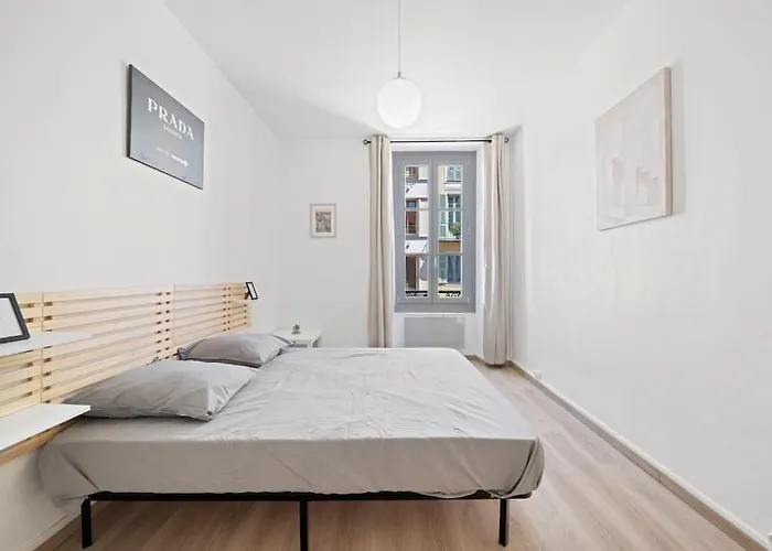 Apartment Magnifique 3 Pieces De 80m2 Dans Le Carre D'or
