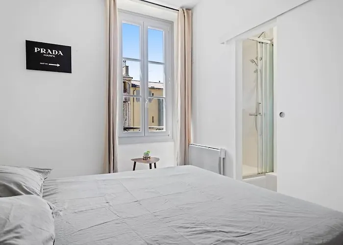 Apartament Magnifique 3 Pieces De 80m2 Dans Le Carre D'or Nicea